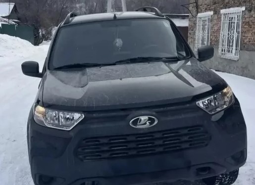 Приставы Кузбасса описывают автомобиль Lada Niva за долги по ЖКХ
